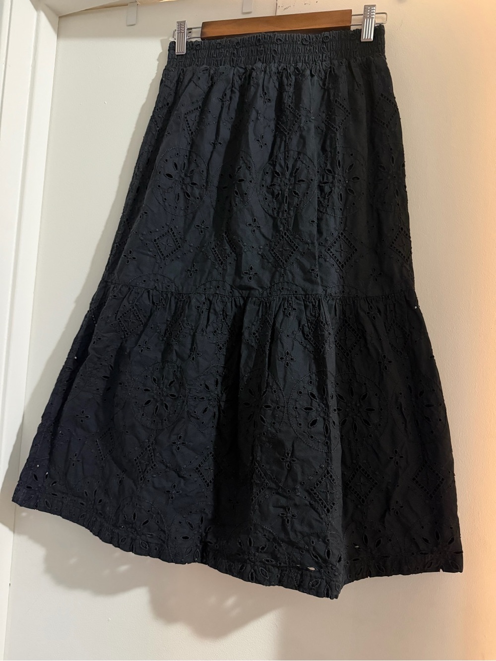 GAP Black Eyelet Tiered Midi Skirt